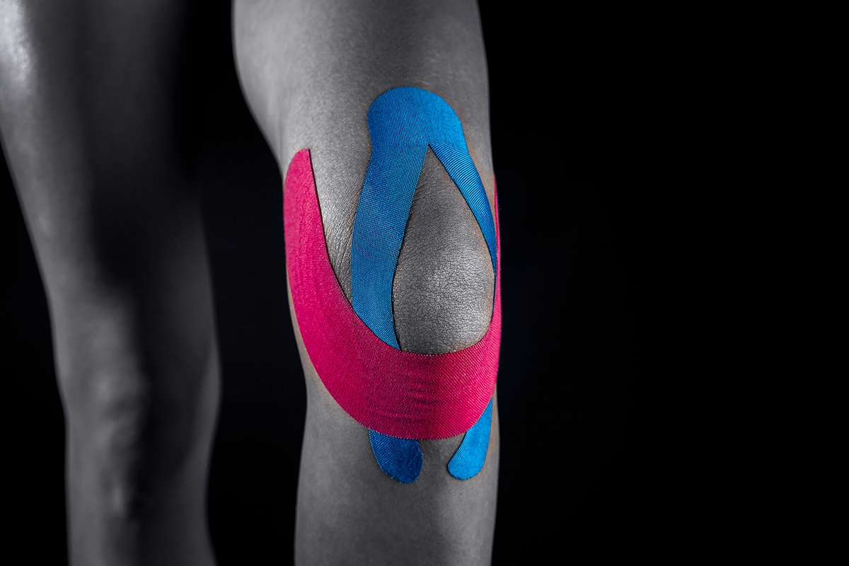 How to use Kinesiology Tape for Inner Knee Pain and Injury:kinesiology tape knee bursitis?-CAREPROHEALTH- Kinesiology tape, elastic adhesive bandages,Would dressing,Cross Tape,Sports Rigid Tape,Elastic Adhesive Bandage,Stretched Bandage,Cohesive bandage,Underwrap Foam,Ice Hockey Tape,Band aid,Cotton Sports Tape Rayon Sports Tape,Hockey Tape,Finger Tape,PU Tape,PE Tape,Silk Tape,Paper Tape,Heel tape,Wound Dressing, Silicone Patches ( Remove Scar ),Dexcom Patches,Blister band aid,Acne Patches,Toenail Sticker,Mouth Tape,Nipple Covers,Boob Lift Tape,Face Lift Tape,Customized Patches,Assorted Band Aid,Blue Metal Detectabled Band Ai,Different Shape Band Aid,Cartoon Band Aid,Transparent Band Aid,Fabric Band Aid,Waterproof Band Aid,Nitrile Gloves,Anti-virus Gloves,Pl Surgical Gloves,Latex Surgical Gloves,Male Condoms,Female Condoms